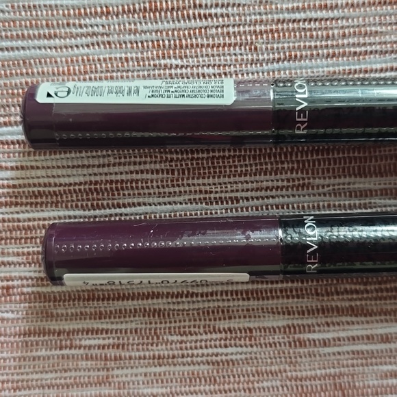 REVLON BRAND WOMENS COLORSTAY MATTE LITE LIP CRAYON BUNDLE OF 2 - Picture 7 of 9